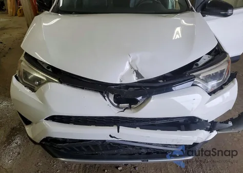 2016 Toyota Rav4 Se z USA, uszkodzony, nr VIN JTMJFREV4GD179044
